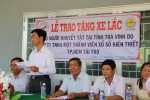 Công ty TNHH MTV Xổ số Kiến thiết TPHCM  trao xe lắc tay cho người khuyết tật bán vé số dạo tại hai tỉnh Trà Vinh và Vĩnh Long