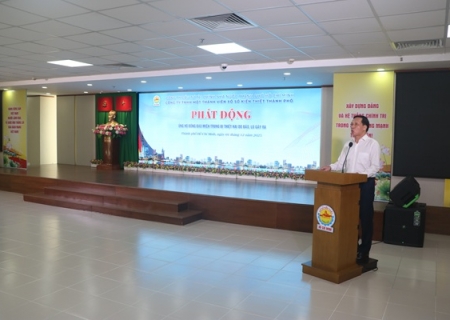 Cán bộ, người lao động Công ty Xổ số kiến thiết Thành phố Hồ Chí Minh chung tay ủng hộ đồng bào miền Trung bị thiệt hại do bão lũ gây ra